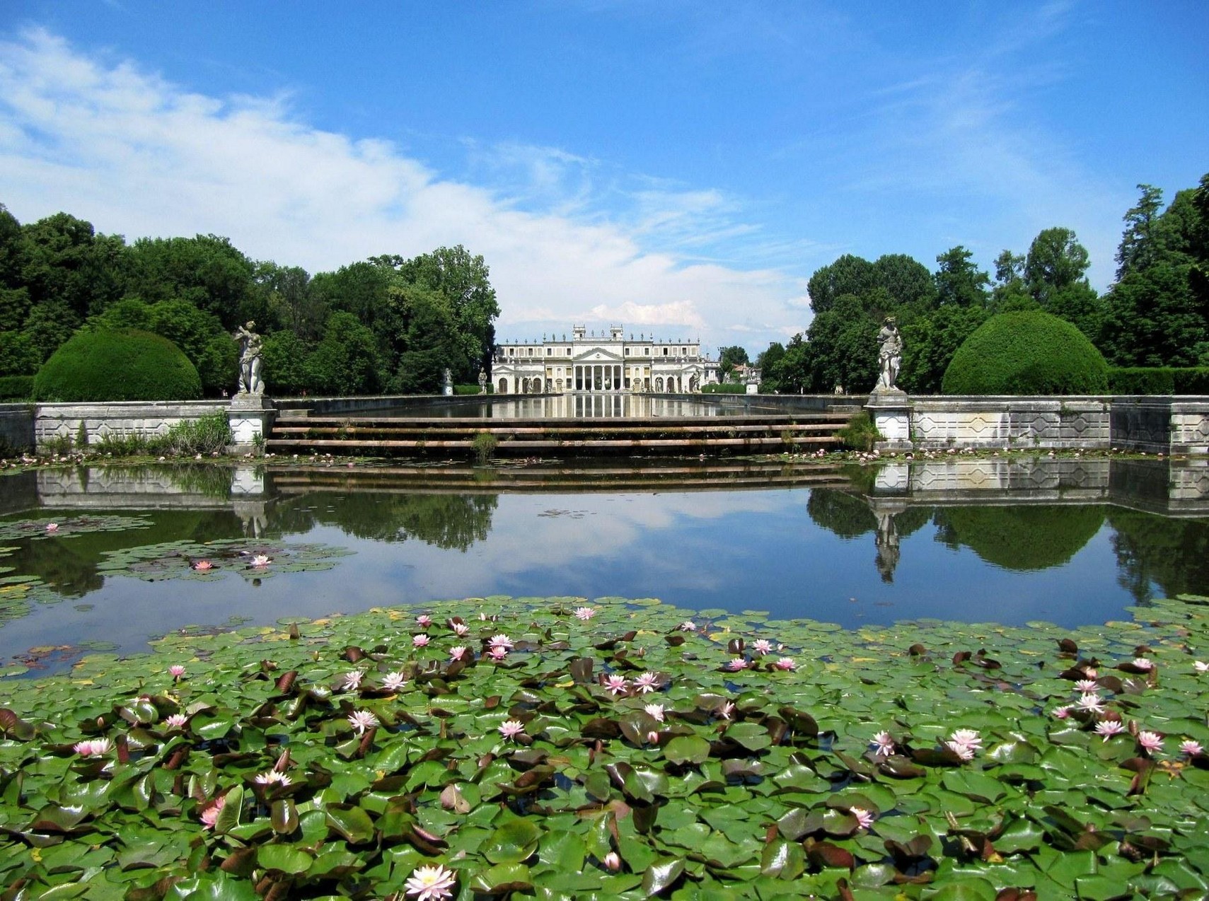 Villa Pisani (Stra), on the Riviera del Brenta: the garden front and its reflecting pool.